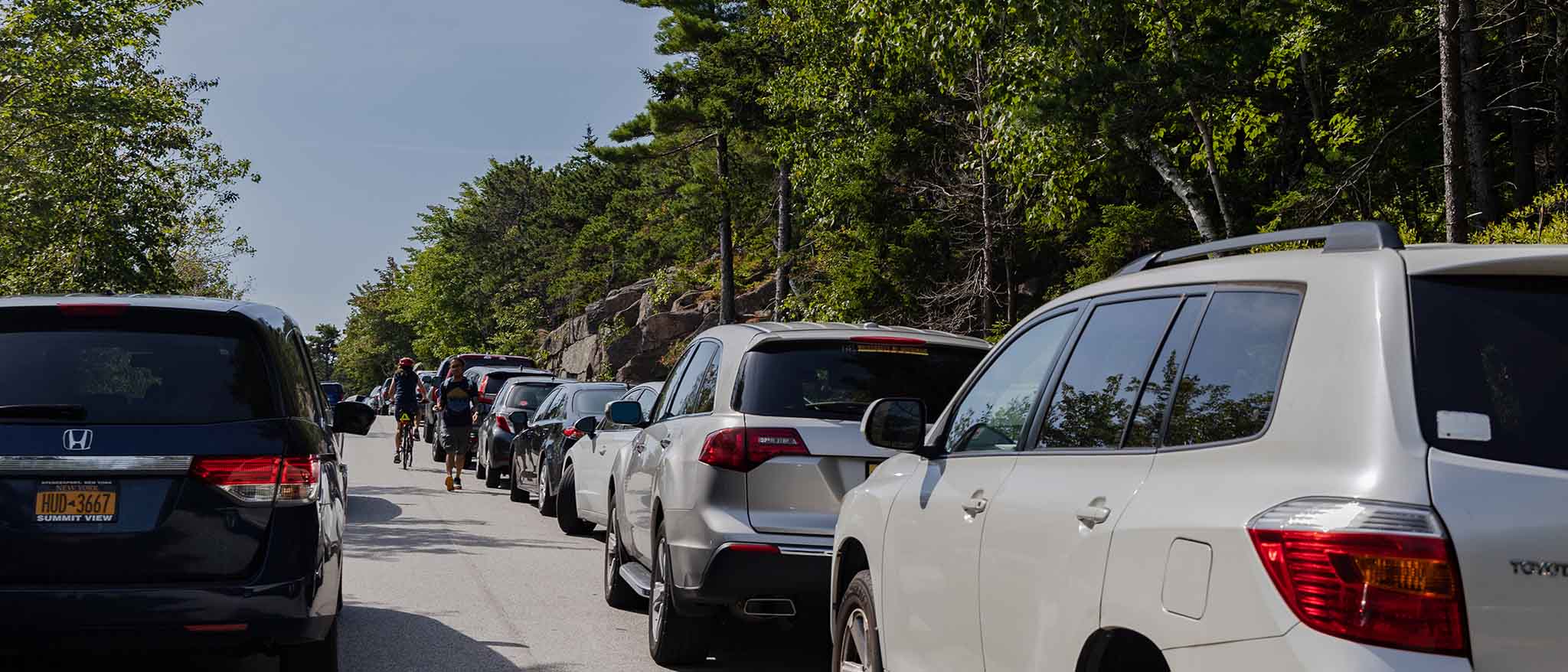 Heavy traffic congestion on Park Loop Road near Sand Beach in Acadia National Park. (Photo by Sam Mallon/Friends of Acadia)